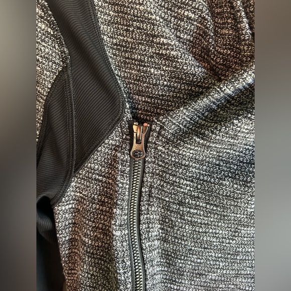 Lululemon BHAKTI Yoga JACKET women 6 Luxstreme double Zip Wrap thumbholes EUC - Picture 13 of 15